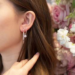 Obrázek č. 3 k produktu: Stříbrné náušnice Hot Diamonds Hoops Topaz DE628