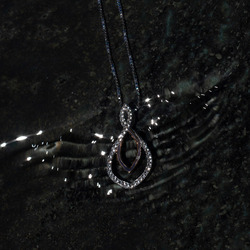 Obrázek č. 5 k produktu: Stříbrný přívěsek Hot Diamonds Lily RG DP734