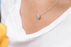 Obrázek č. 3 k produktu: Stříbrný přívěsek Hot Diamonds Flora DP719