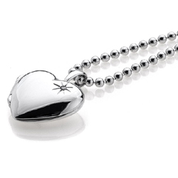 Obrázek č. 1 k produktu: Stříbrný přívěsek Hot Diamonds Memories Heart Locket