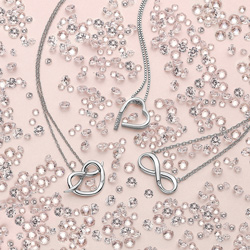 Obrázek č. 4 k produktu: Stříbrný přívěsek Hot Diamonds Infinity Heart